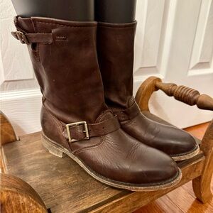 Vintage Shoe Company Half-Calf
Leather Boots. Brown. size 8